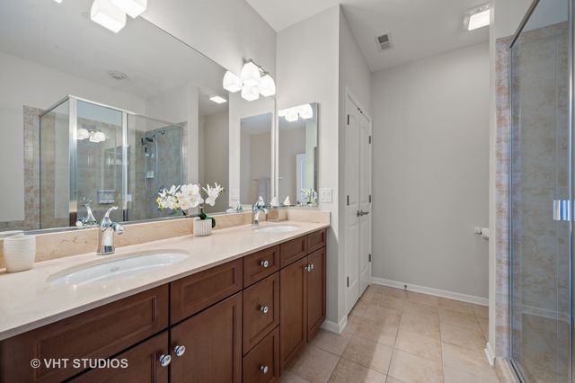 $530,000 | 2111 Washington Drive, Northbrook, IL 60062