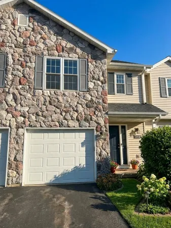 $299,900 | 213 North Musket Ridge Drive, Sun Prairie, WI 53590