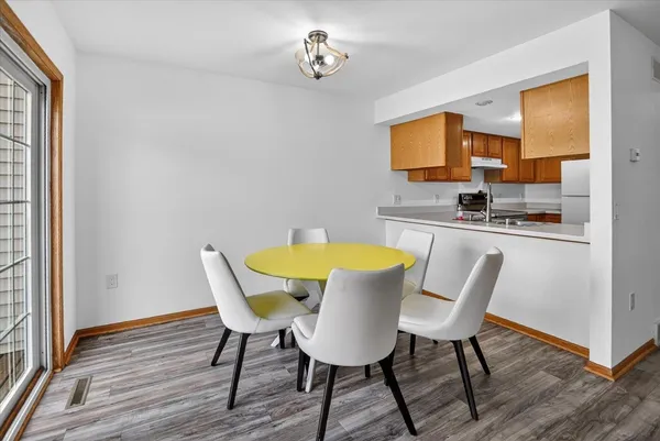 $299,900 | 213 North Musket Ridge Drive, Sun Prairie, WI 53590