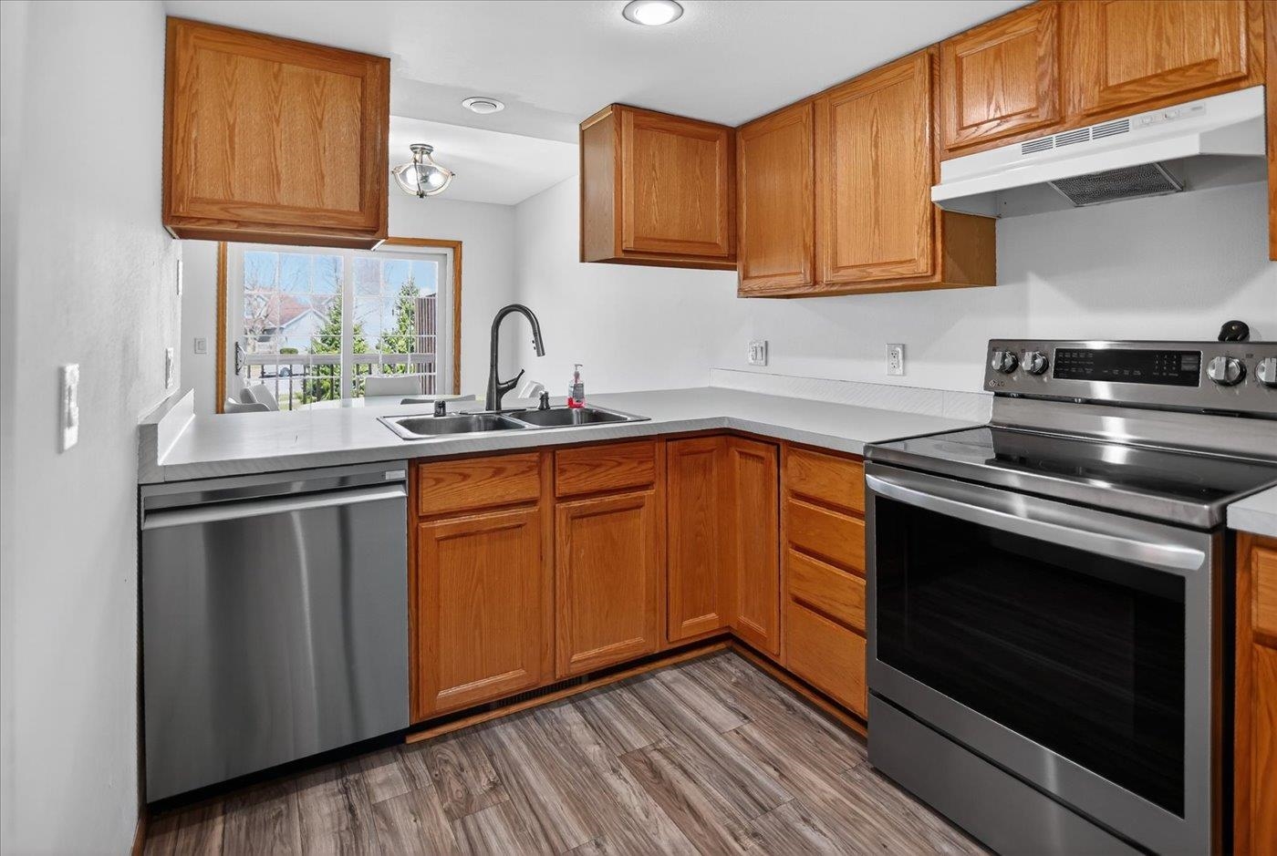 213 North Musket Ridge Drive Sun Prairie, WI 53590 - Photo 8 of 41