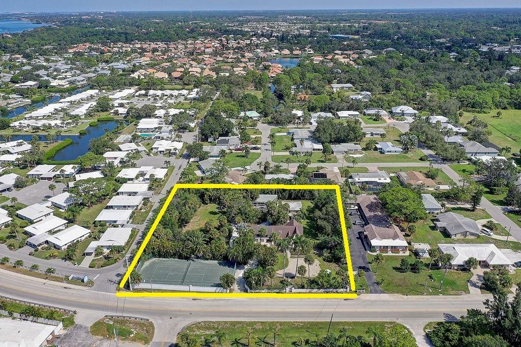 424 Albee Road West, Unit 1 Nokomis, FL 34275 - Photo 16 of 40