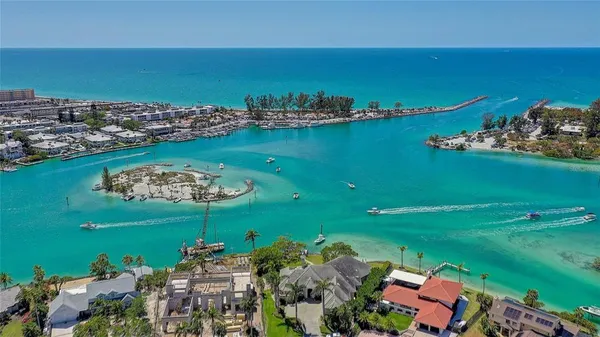 $795,000 | 424 Albee Road West, Unit 1, Nokomis, FL 34275