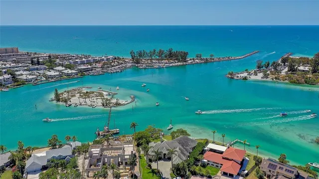 $795,000 | 424 Albee Road West, Unit 1, Nokomis, FL 34275