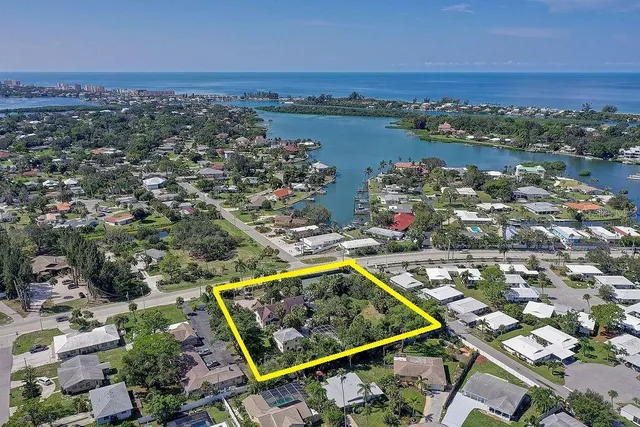 $795,000 | 424 Albee Road West, Unit 1, Nokomis, FL 34275
