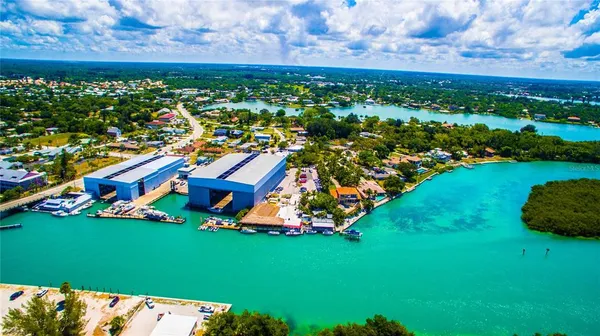 $795,000 | 424 Albee Road West, Unit 1, Nokomis, FL 34275