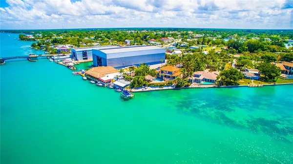 $795,000 | 424 Albee Road West, Unit 1, Nokomis, FL 34275