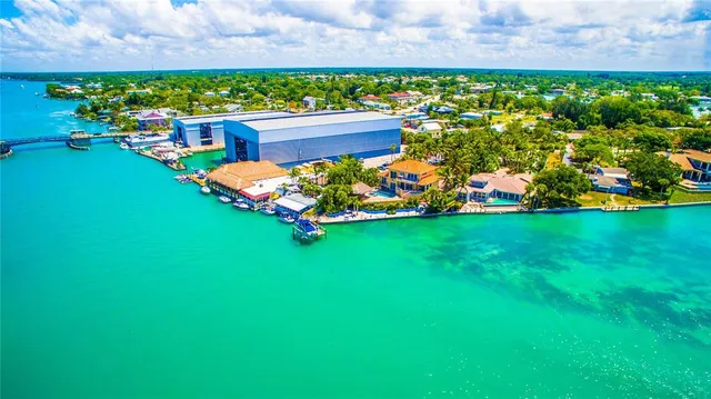 $795,000 | 424 Albee Road West, Unit 1, Nokomis, FL 34275