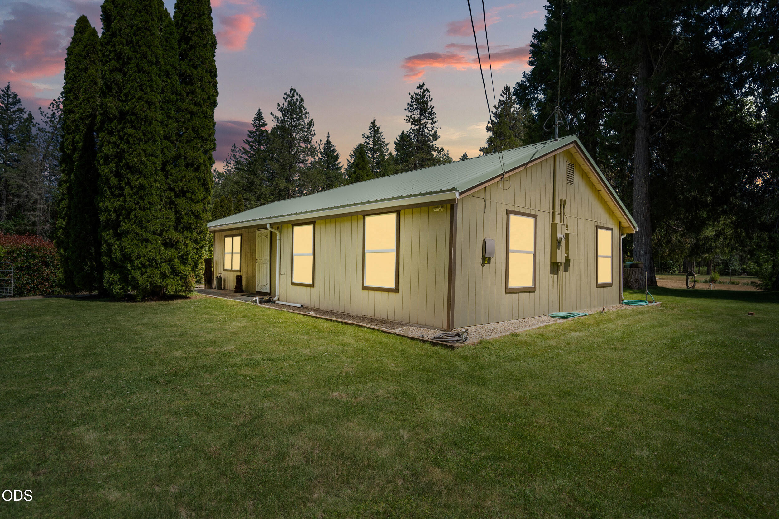 4551 Holland Loop Road Cave Junction, OR 97523 - Photo 38 of 41