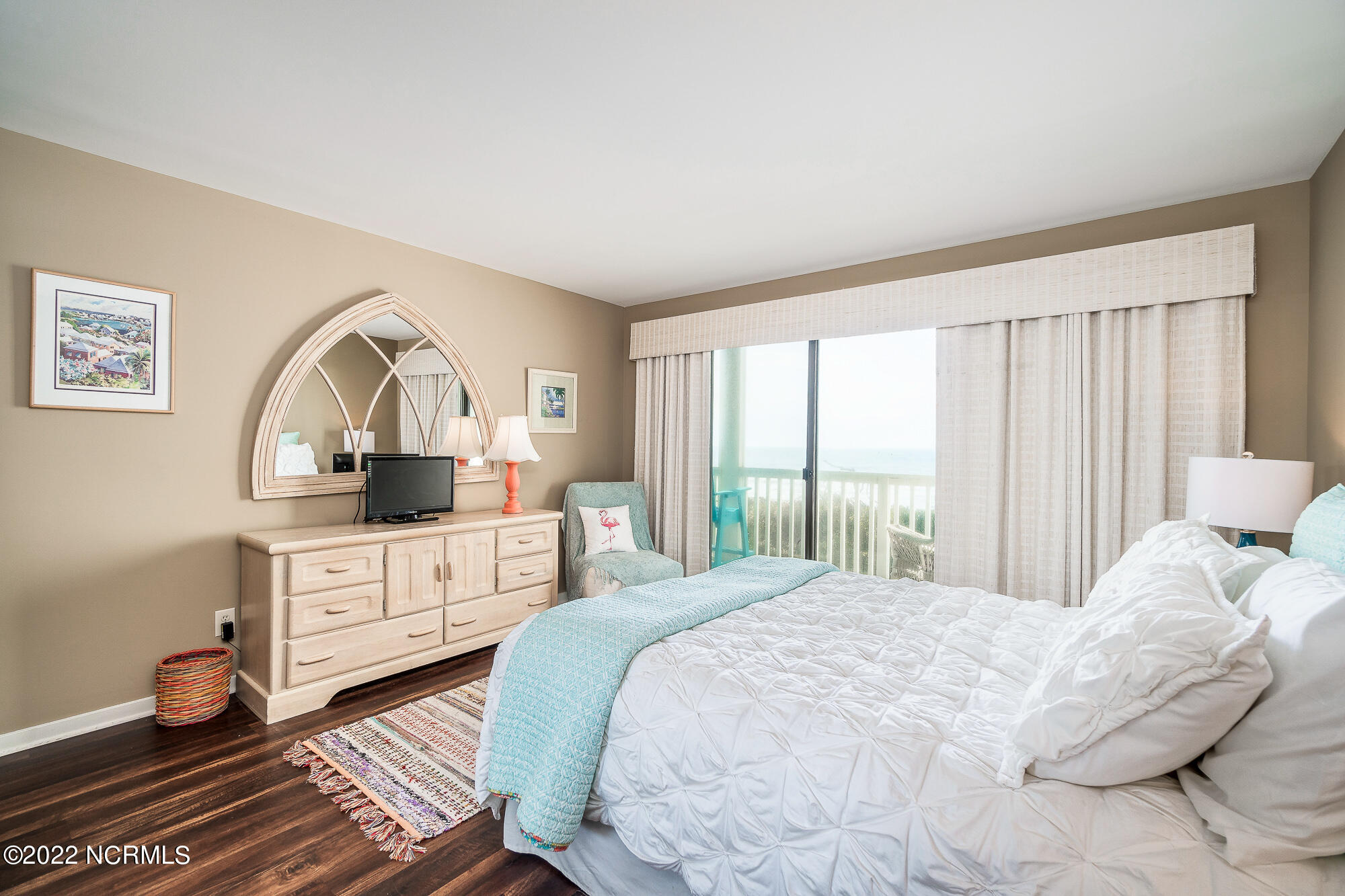 525 Salter Path Road, Unit A4 Atlantic Beach, NC 28512 - Photo 21 of 37 Primary bedroom suite