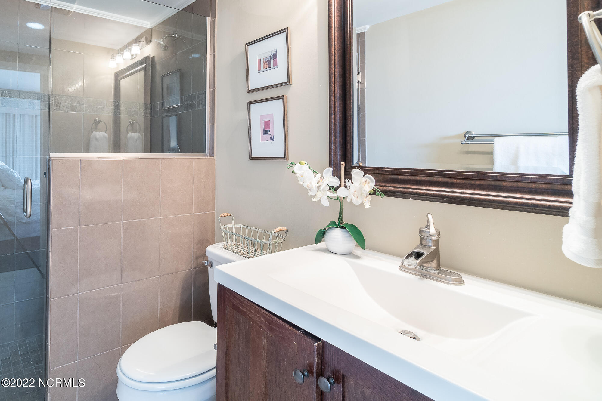 525 Salter Path Road, Unit A4 Atlantic Beach, NC 28512 - Photo 23 of 37 En suite primary bathroom