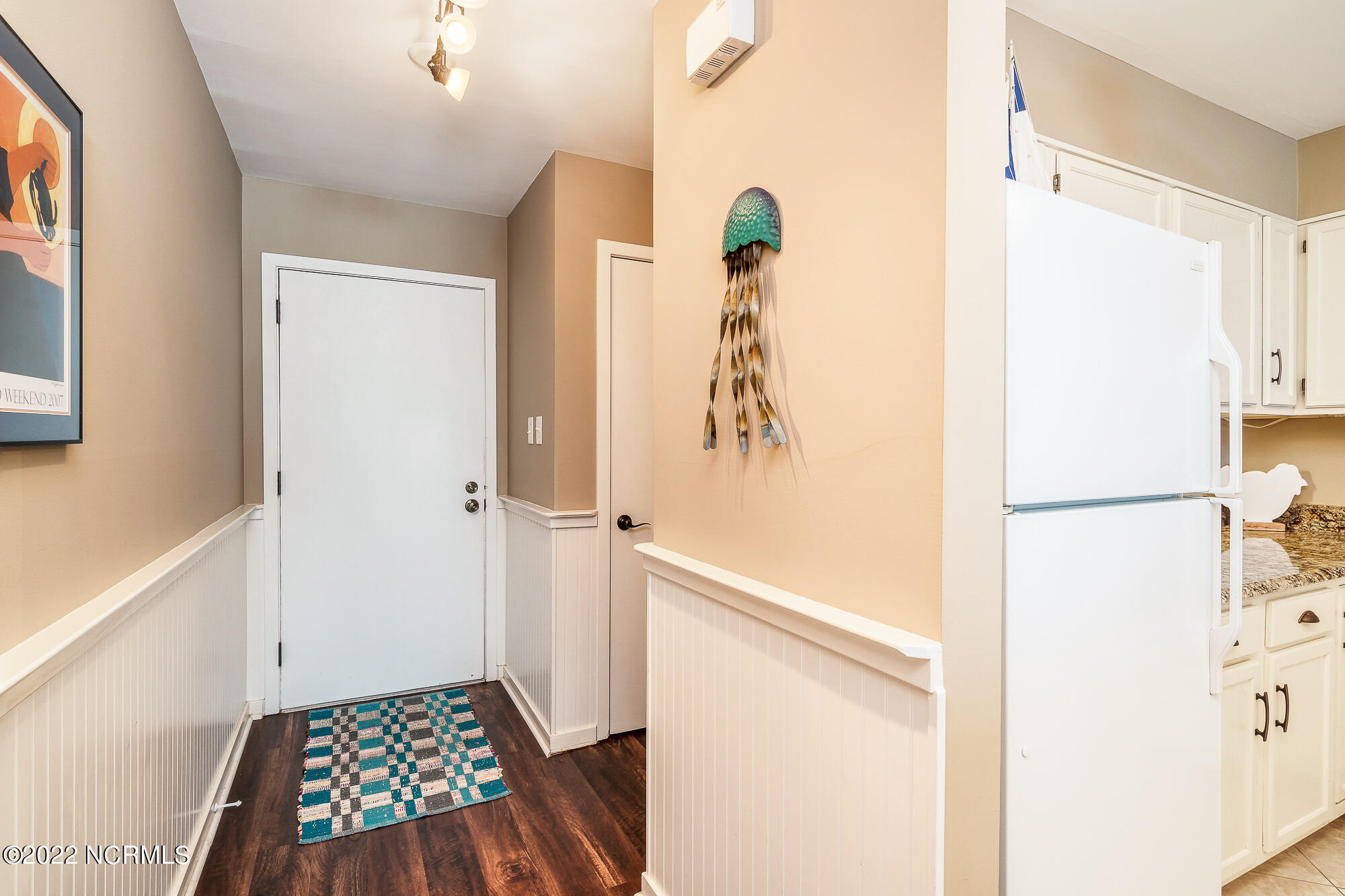 525 Salter Path Road, Unit A4 Atlantic Beach, NC 28512 - Photo 27 of 37 Entry hall