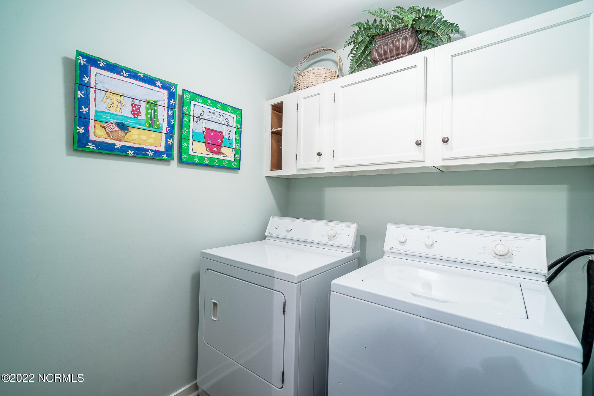 525 Salter Path Road, Unit A4 Atlantic Beach, NC 28512 - Photo 28 of 37 Laundry room
