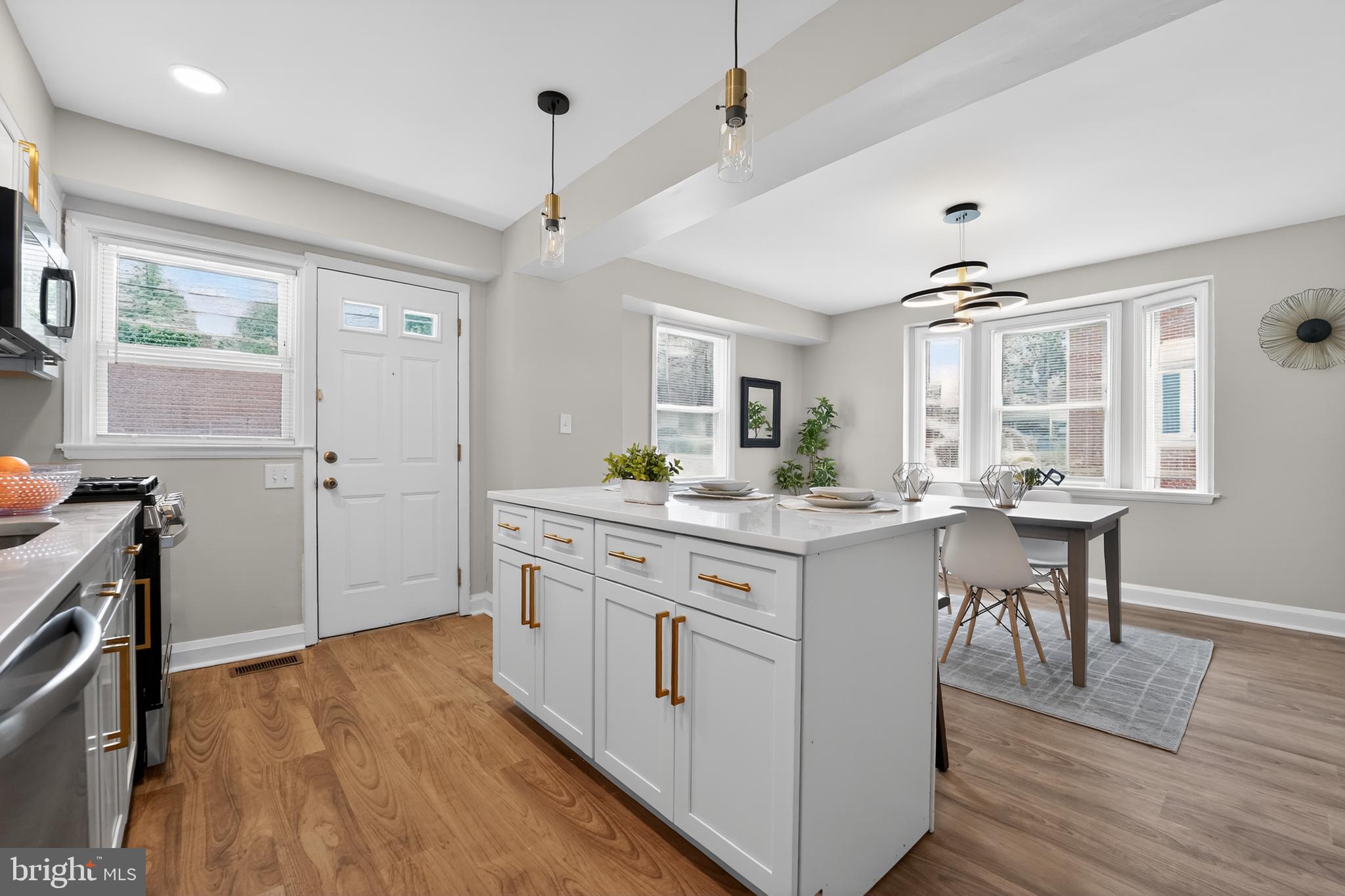 4503 Rokeby Road Baltimore, MD 21229 - Photo 13 of 30 Large Island