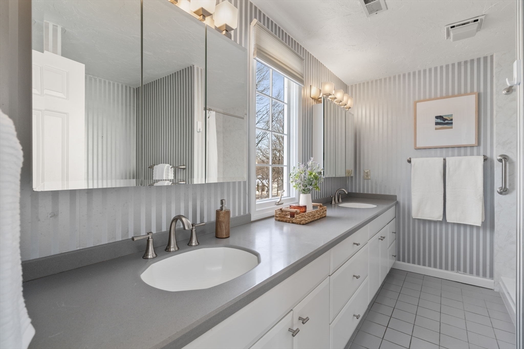 158 Brook Farm Road, Unit 158 Boston, MA 02132 - Photo 20 of 32
