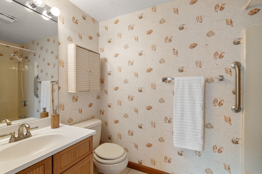 158 Brook Farm Road, Unit 158 Boston, MA 02132 - Photo 27 of 32