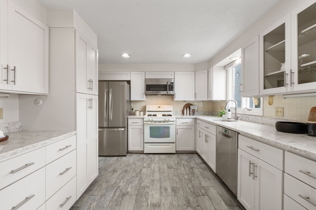 158 Brook Farm Road, Unit 158 Boston, MA 02132 - Photo 5 of 32