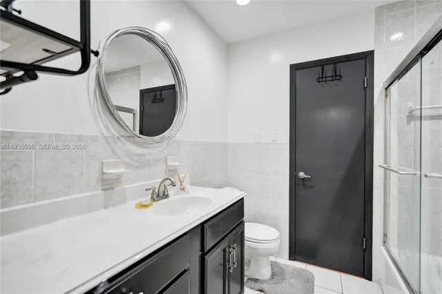 $5,000 | 5380 Southwest 8th Court, Plantation, FL 33317