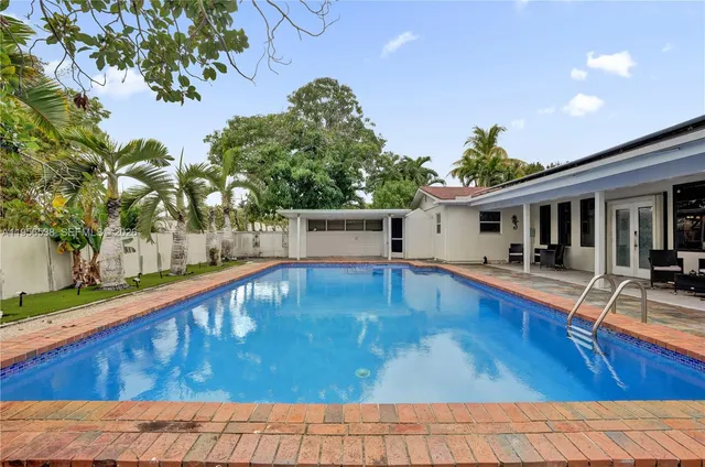 $5,000 | 5380 Southwest 8th Court, Plantation, FL 33317