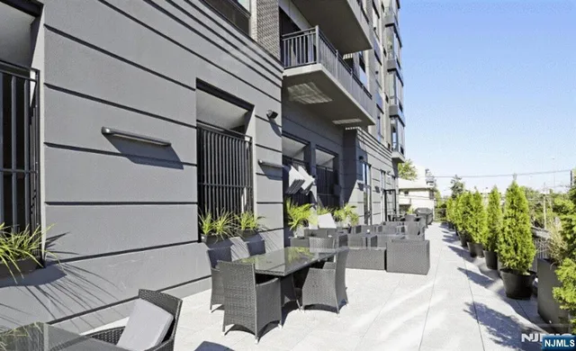 $2,500 | 295 Polifly Road, Hackensack, NJ 07601