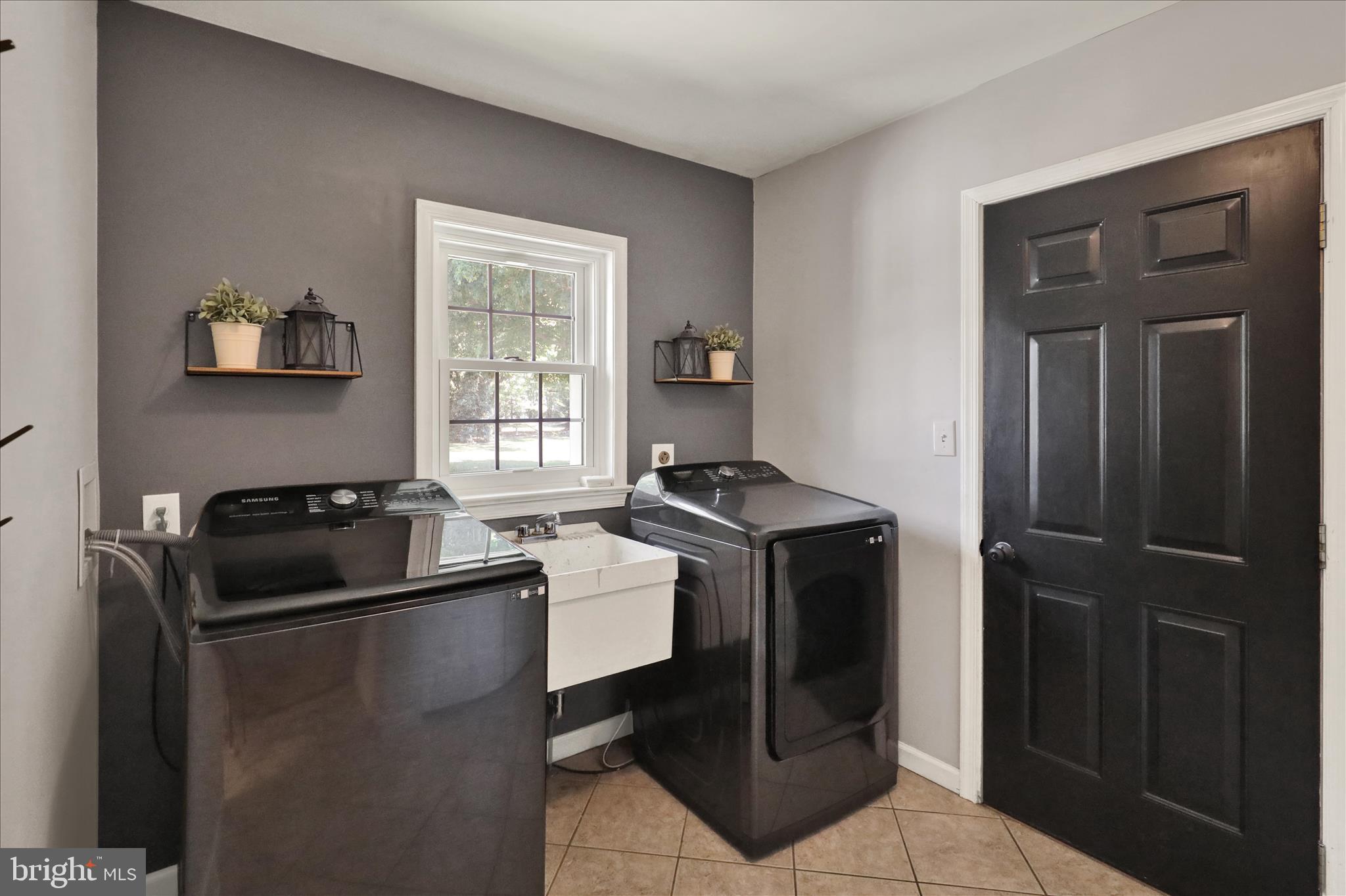557 Magnolia Drive Lititz, PA 17543 - Photo 38 of 46 1st floor laundry