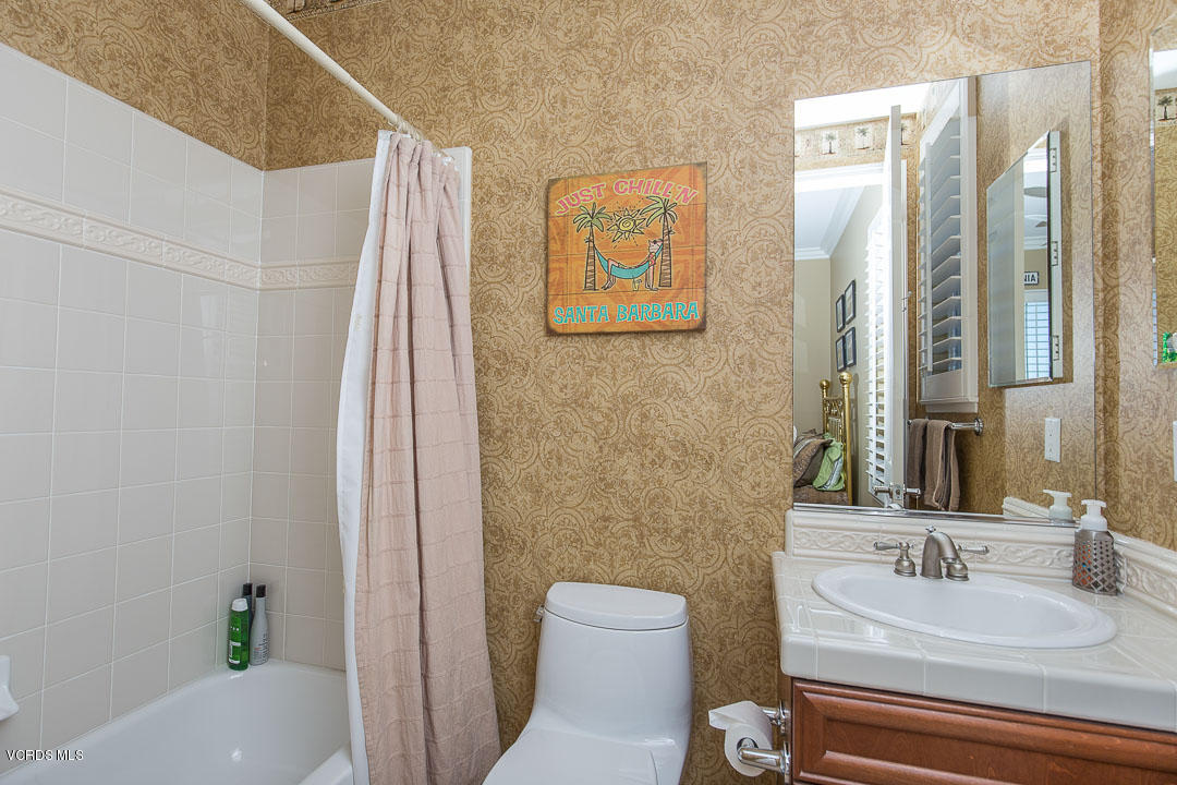 3782 Sable Ridge Court Simi Valley, CA 93063 - Photo 32 of 70 En Suite Bathroom
