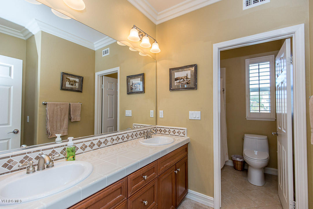 3782 Sable Ridge Court Simi Valley, CA 93063 - Photo 52 of 70 Upstairs Hall Bathroom