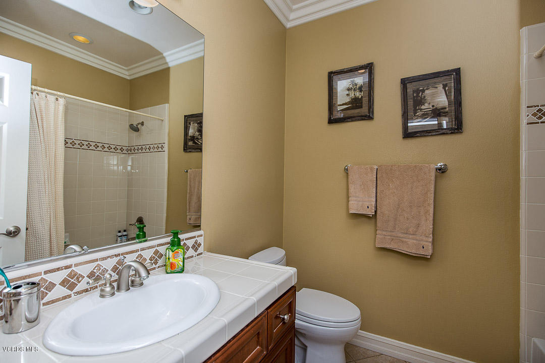 3782 Sable Ridge Court Simi Valley, CA 93063 - Photo 54 of 70 Upstairs Jack & Jill Bathroom