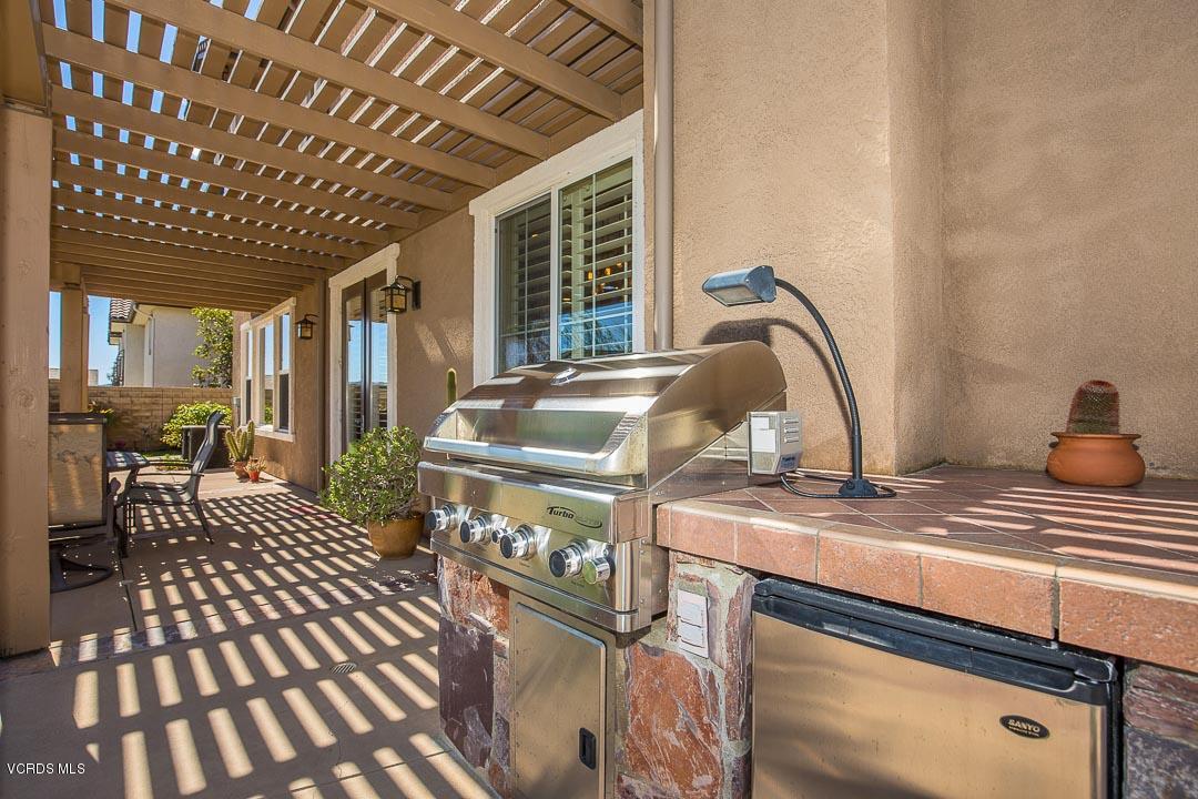 3782 Sable Ridge Court Simi Valley, CA 93063 - Photo 67 of 70 Built-in BBQ
