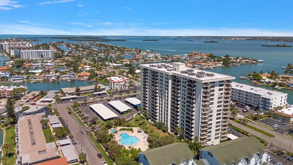 400 Island Way, Unit 308 Clearwater, FL 33767 - Photo 21 of 32 a view of a city with an ocean