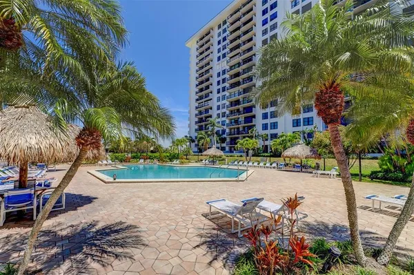 $2,400 | 400 Island Way, Unit 308, Clearwater, FL 33767
