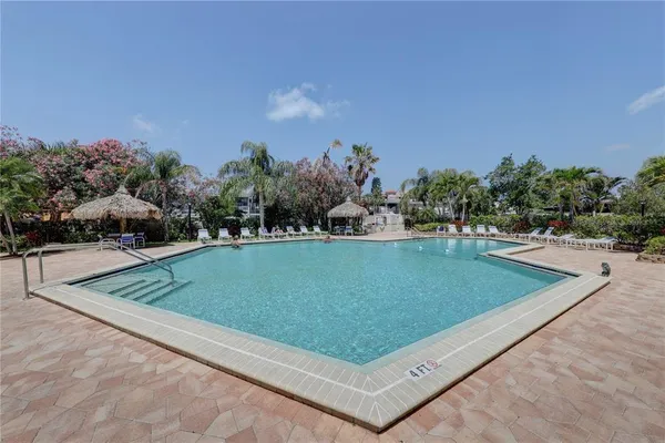 $2,400 | 400 Island Way, Unit 308, Clearwater, FL 33767