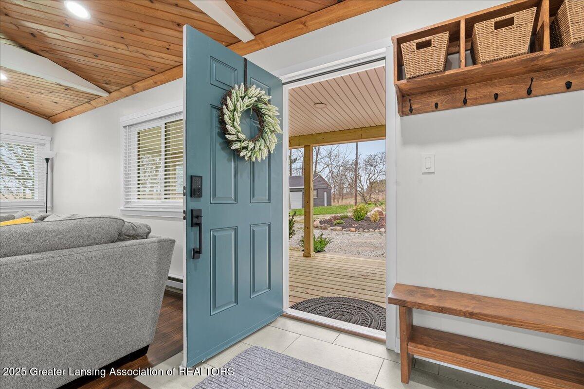 12973 Francis Road Dewitt, MI 48820 - Photo 10 of 53 18-Media Jett - 36
