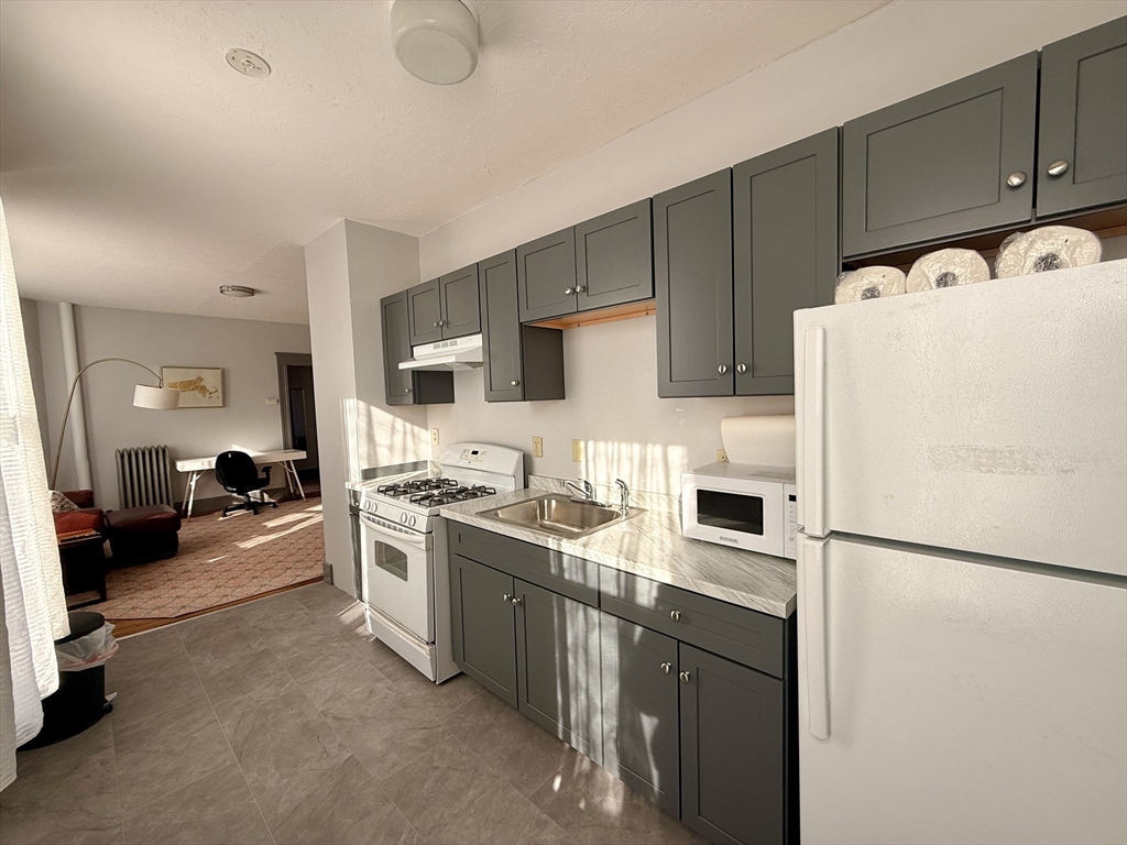 70 Russell Street, Unit 6 Worcester, MA 01609 - Photo 1 of 9