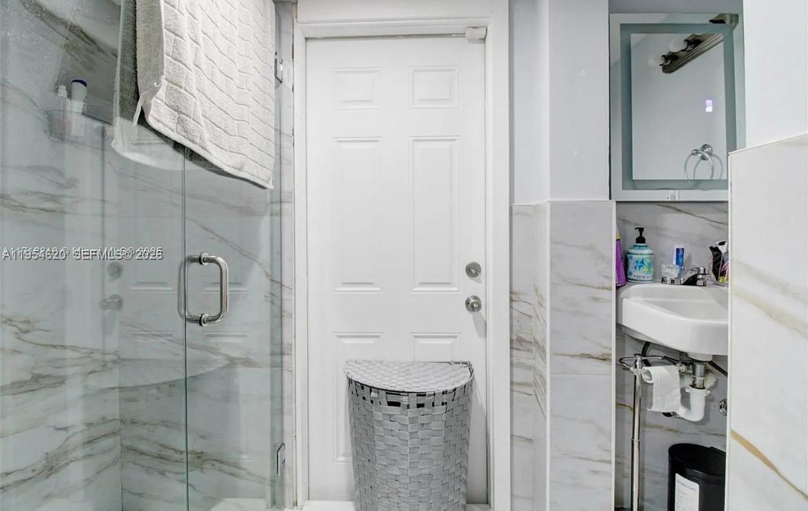 1470 Southwest 73rd Place Miami, FL 33144 - Photo 20 of 24