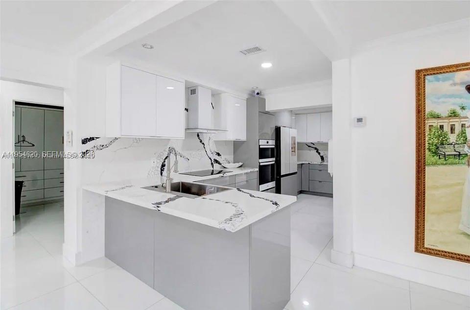 1470 Southwest 73rd Place Miami, FL 33144 - Photo 6 of 24