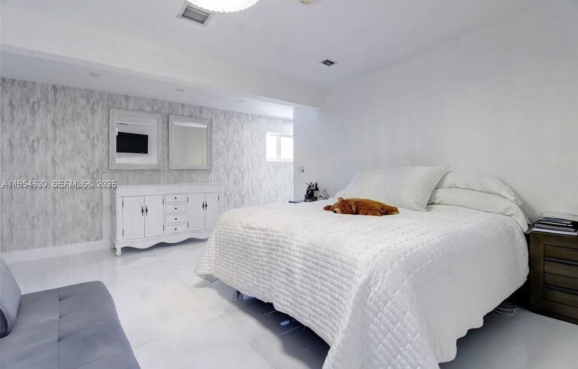 1470 Southwest 73rd Place Miami, FL 33144 - Photo 10 of 24