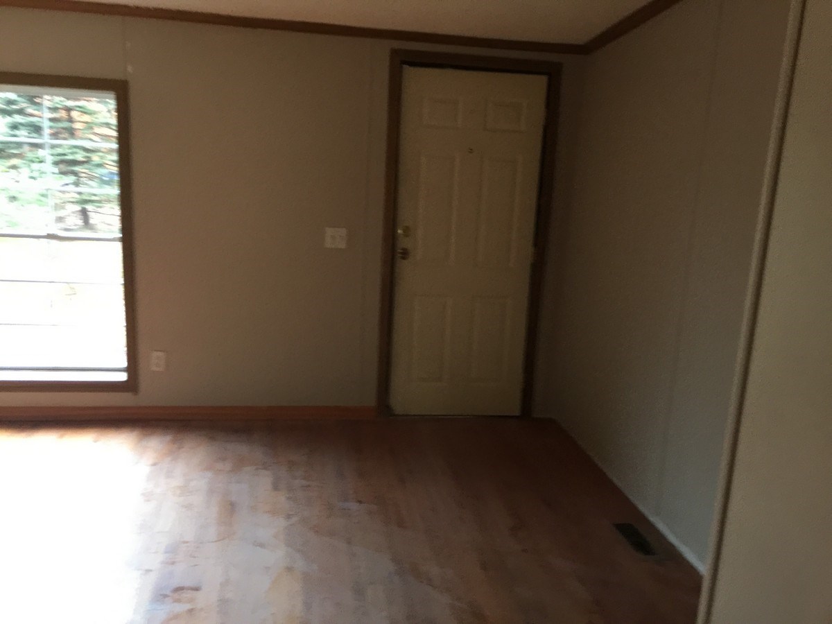 521 Thomas Road South Boardman, MI 49680 - Photo 6 of 31 1840817-5.JPG