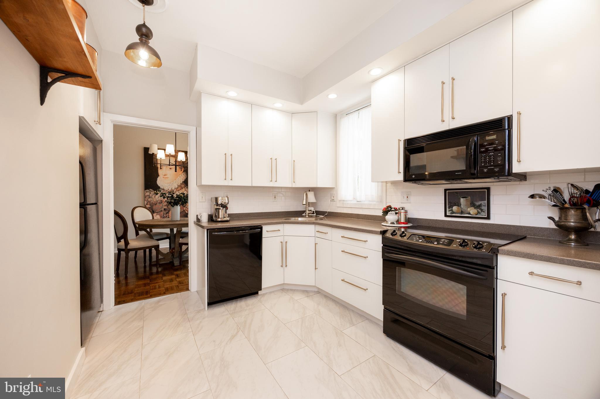 2 Ile Dhuyere, Unit 2 Devon, PA 19333 - Photo 12 of 56