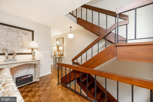 $525,000 | 2 Ile Dhuyere, Unit 2, Devon, PA 19333