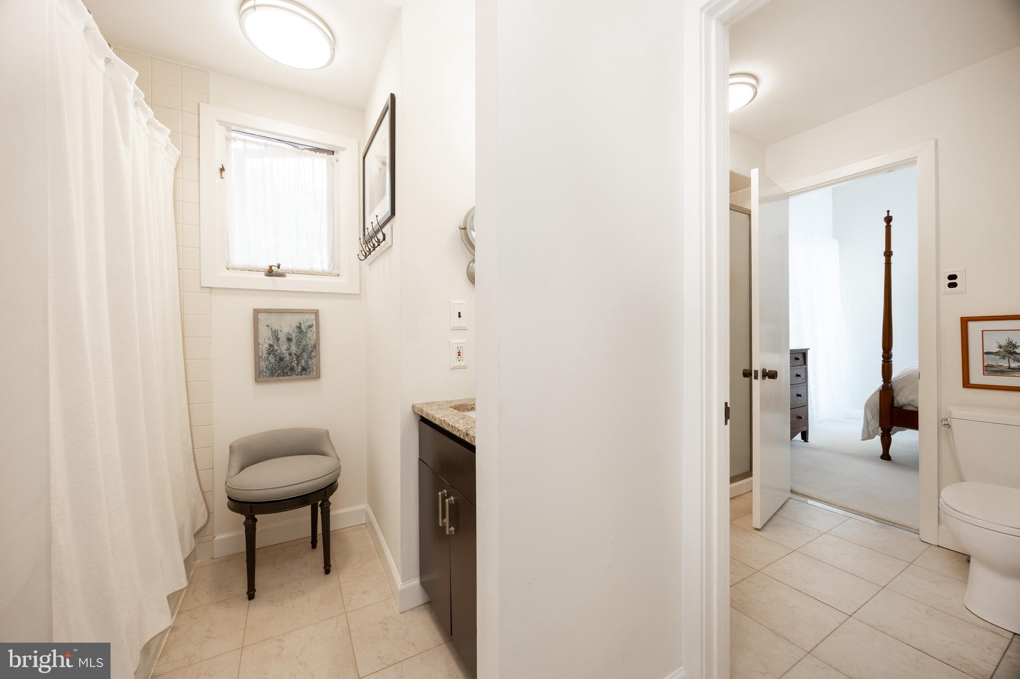 2 Ile Dhuyere, Unit 2 Devon, PA 19333 - Photo 22 of 56