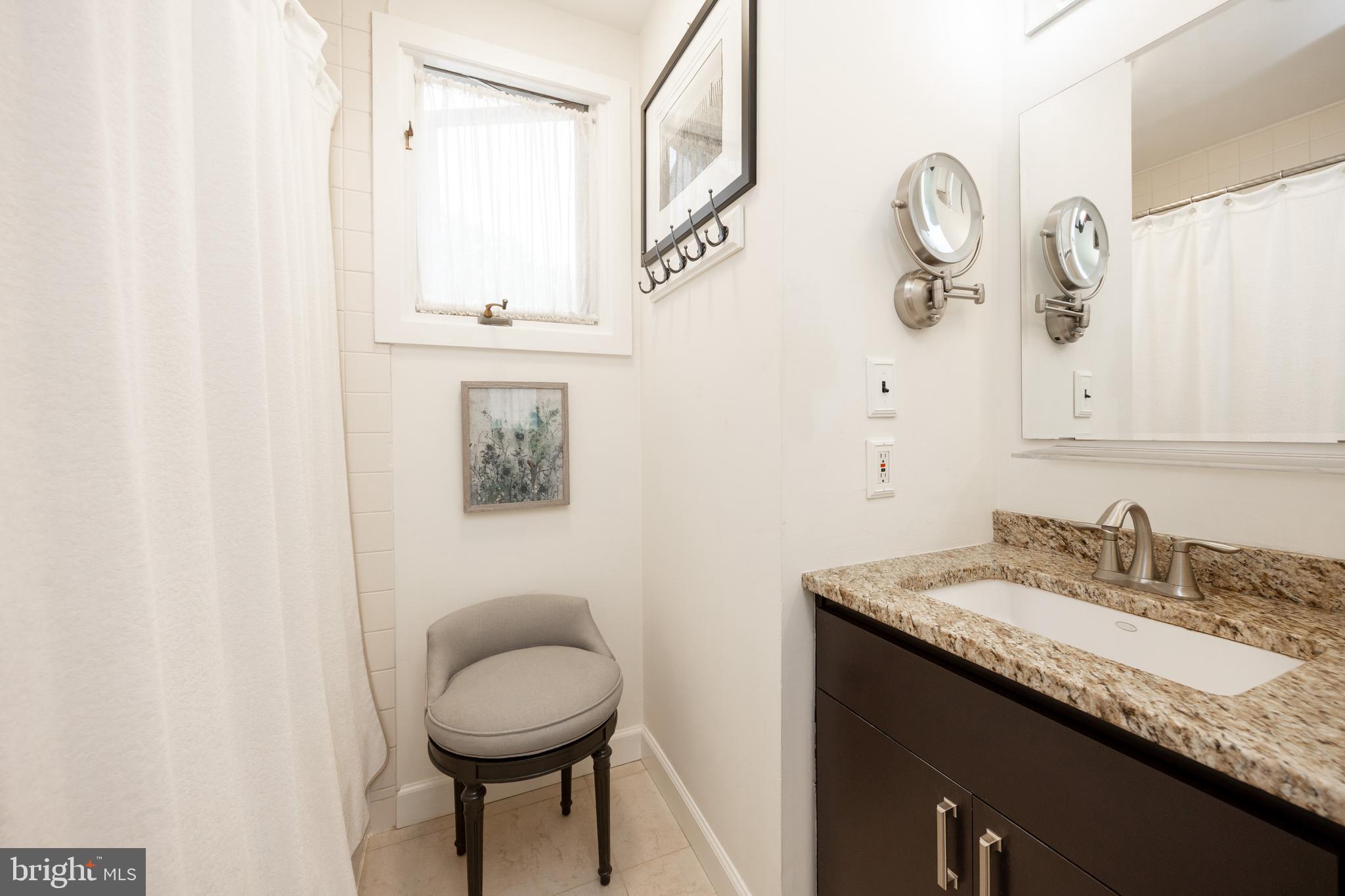 2 Ile Dhuyere, Unit 2 Devon, PA 19333 - Photo 23 of 56