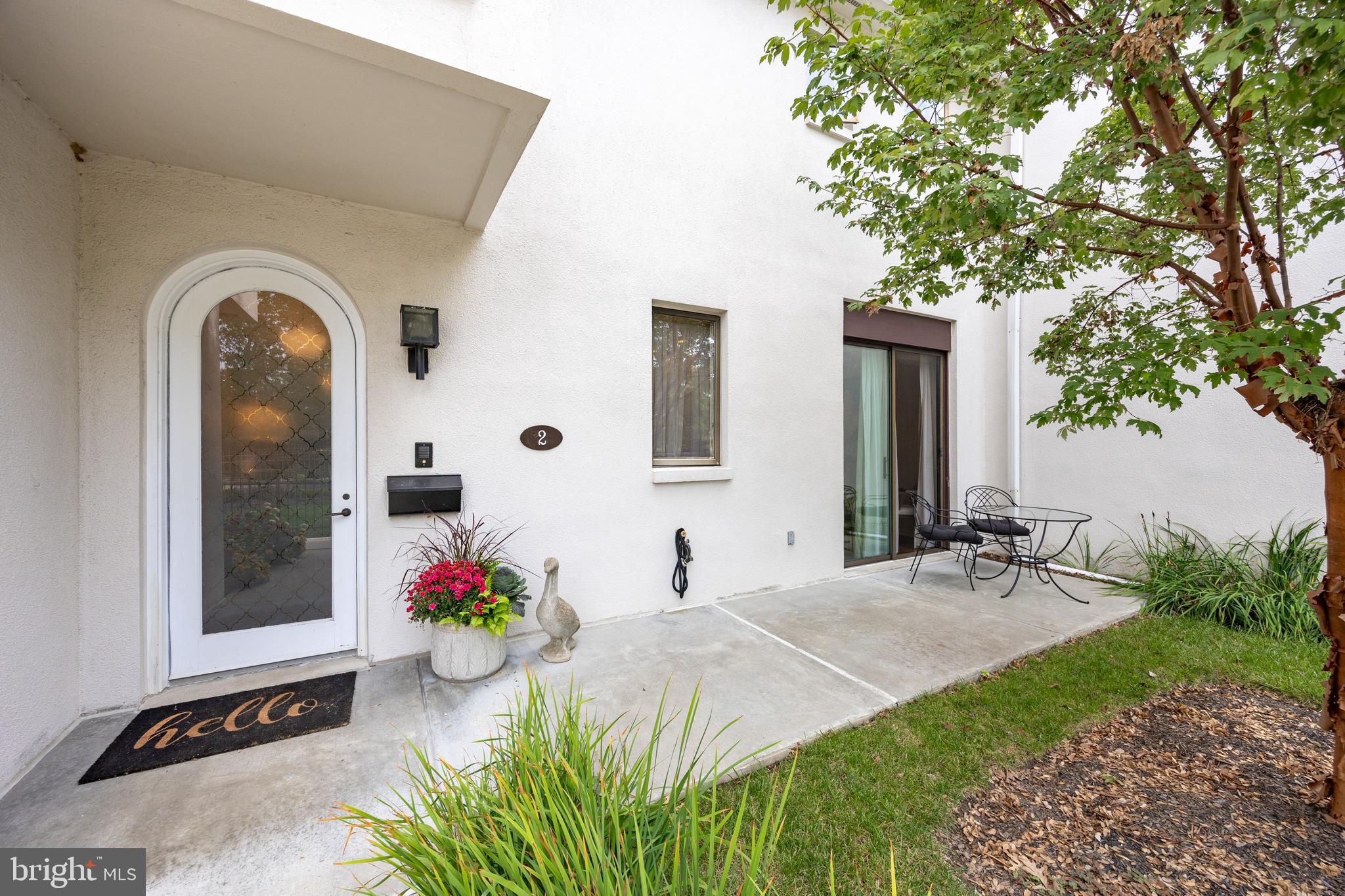 2 Ile Dhuyere, Unit 2 Devon, PA 19333 - Photo 3 of 56