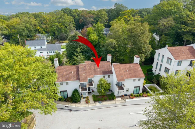 $525,000 | 2 Ile Dhuyere, Unit 2, Devon, PA 19333