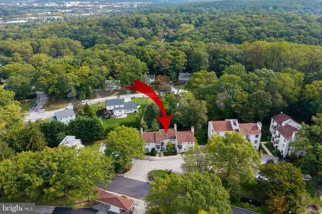 $525,000 | 2 Ile Dhuyere, Unit 2, Devon, PA 19333