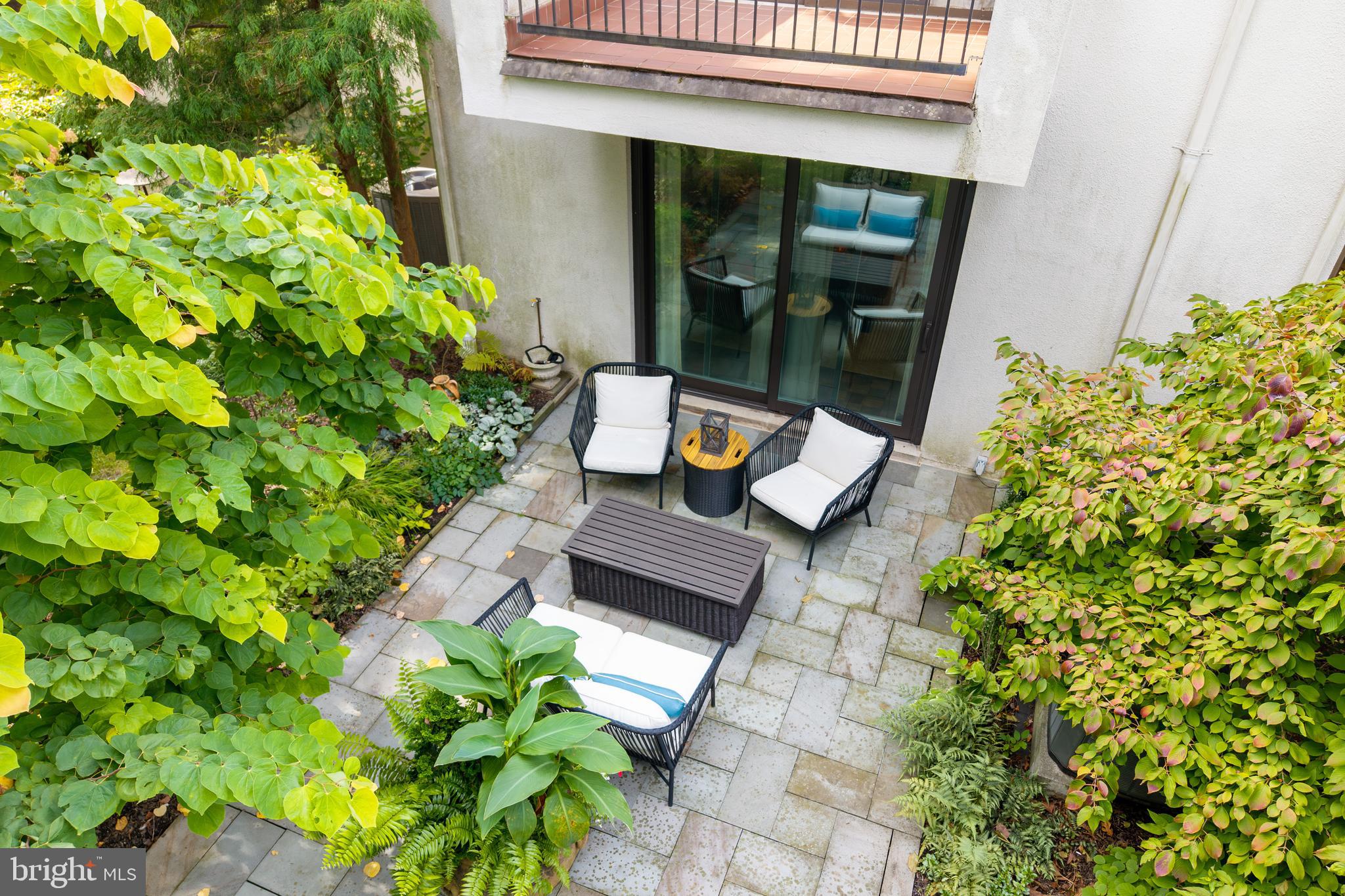 2 Ile Dhuyere, Unit 2 Devon, PA 19333 - Photo 45 of 56 Rear Patio