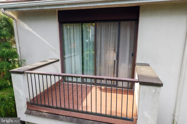 $525,000 | 2 Ile Dhuyere, Unit 2, Devon, PA 19333