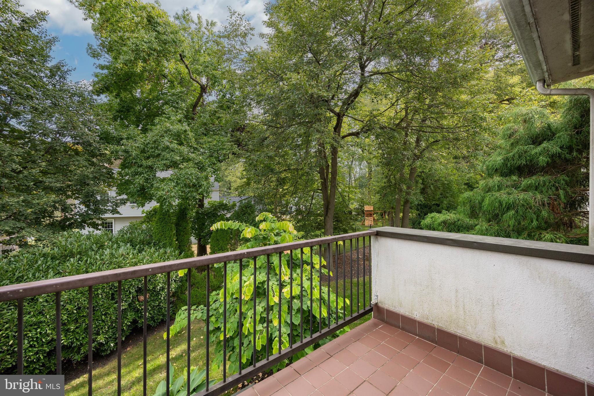 2 Ile Dhuyere, Unit 2 Devon, PA 19333 - Photo 50 of 56