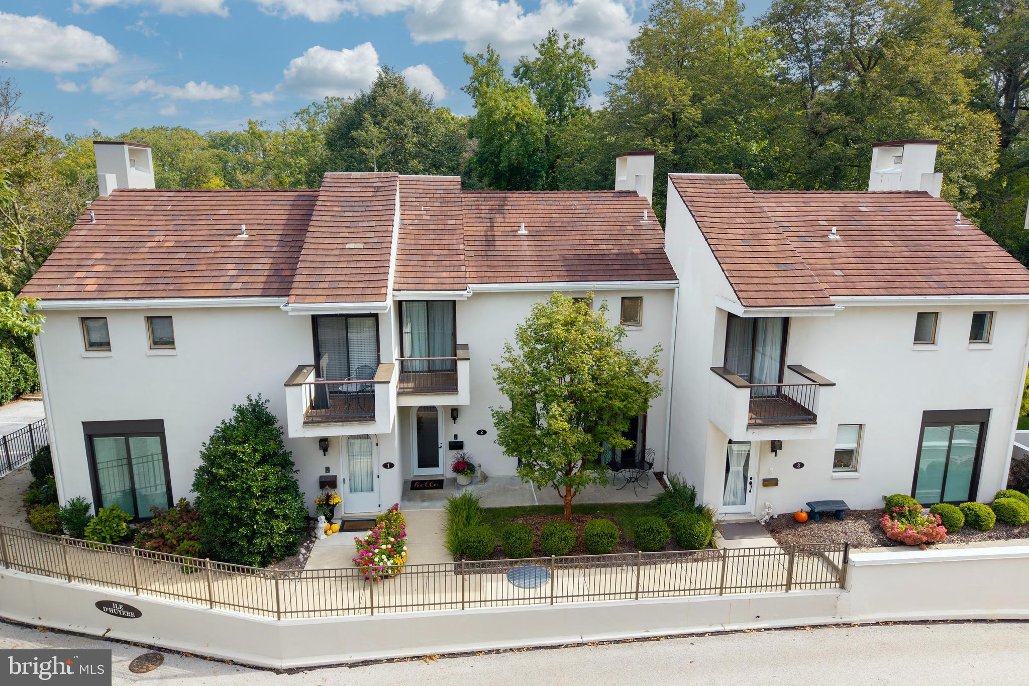 2 Ile Dhuyere, Unit 2 Devon, PA 19333 - Photo 5 of 56