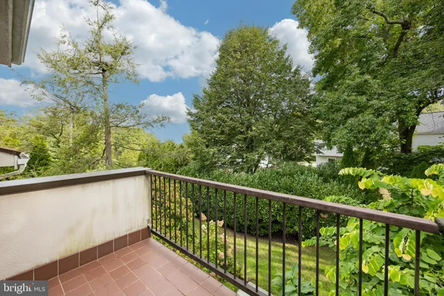 $525,000 | 2 Ile Dhuyere, Unit 2, Devon, PA 19333