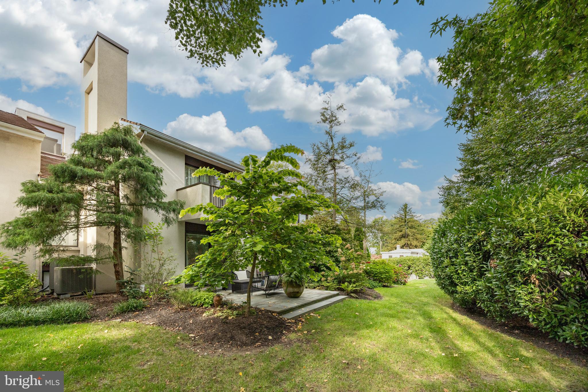 2 Ile Dhuyere, Unit 2 Devon, PA 19333 - Photo 53 of 56 View